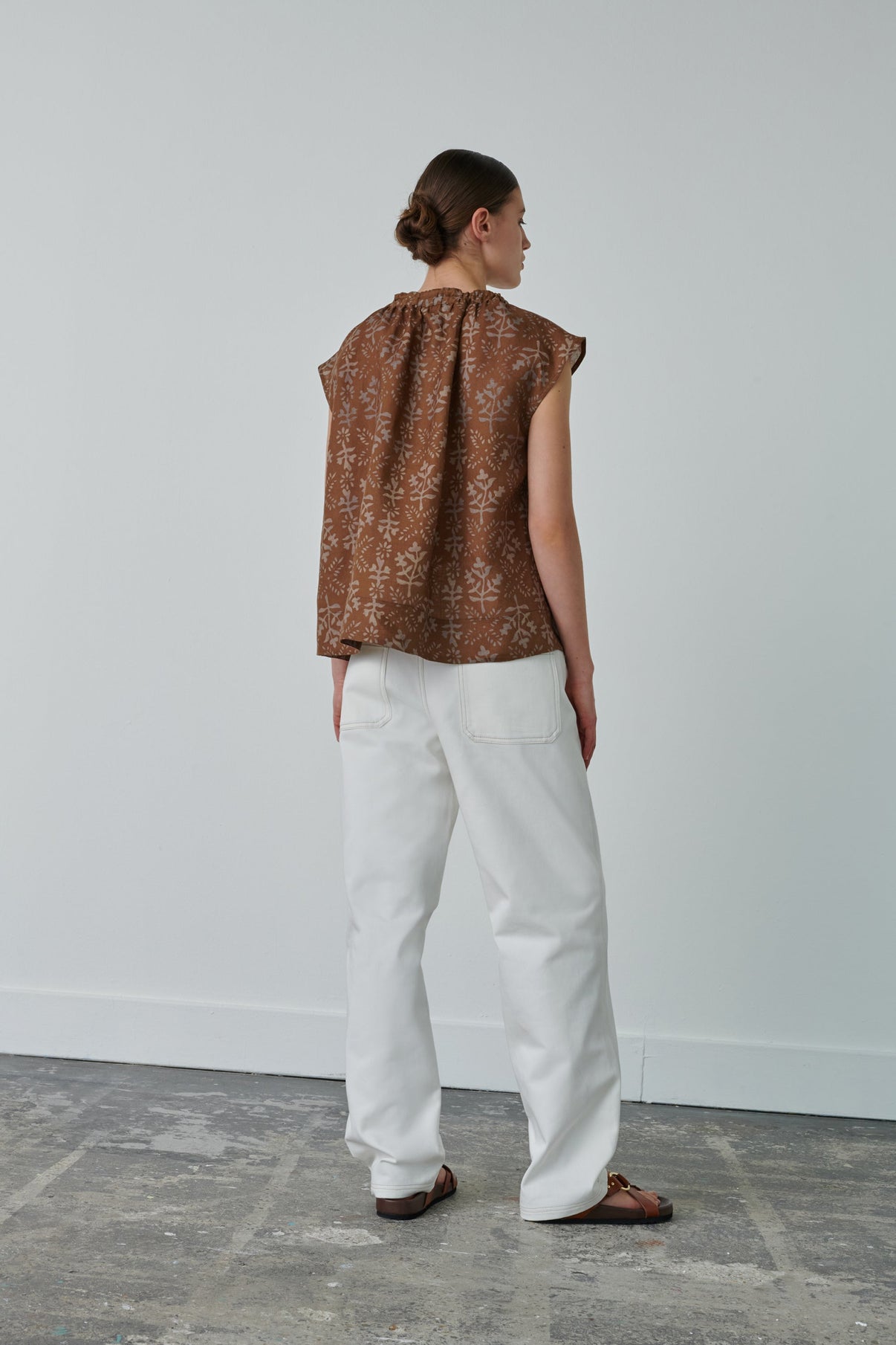 TANGER BROWN SHIRT vue 3